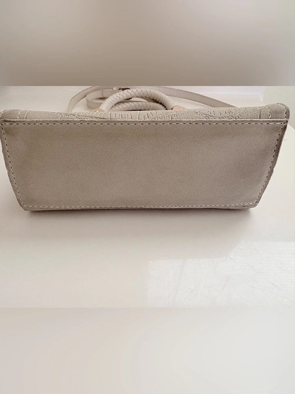 Women’s Cream Croc-Embossed Top-Handle Bag with Removable Strap Zipper Closure